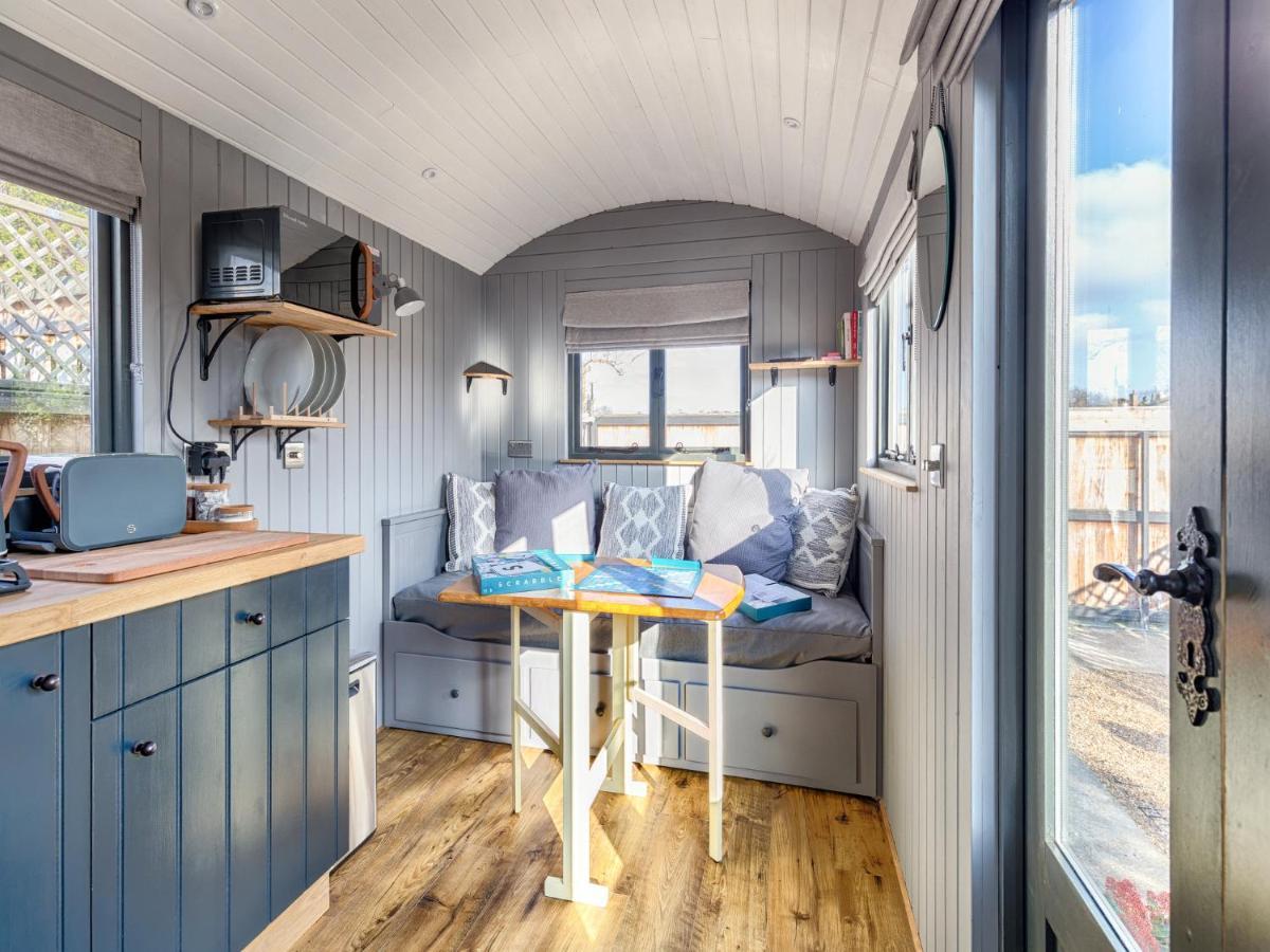 Pass The Keys Whitstable Shepherds Hut Minutes From The Harbour Villa Luaran gambar