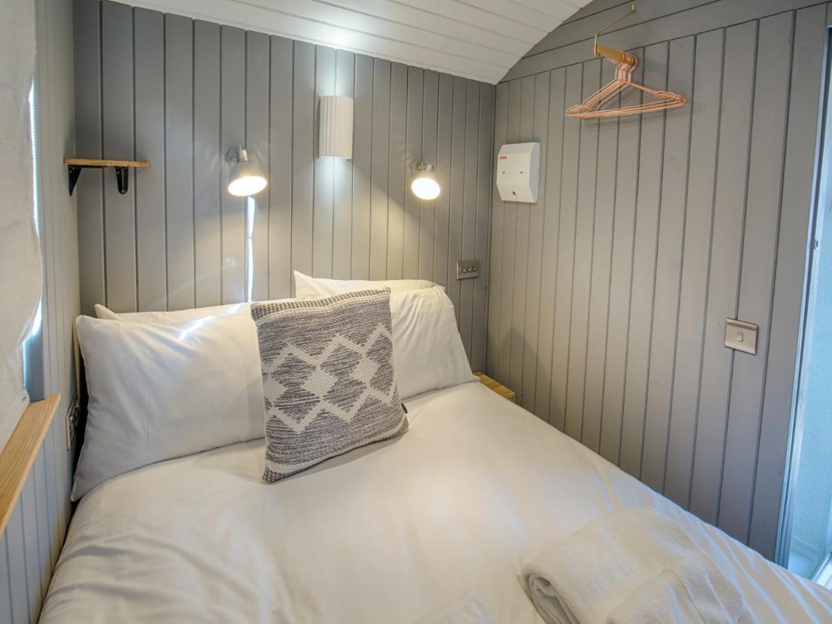 Pass The Keys Whitstable Shepherds Hut Minutes From The Harbour Villa Luaran gambar