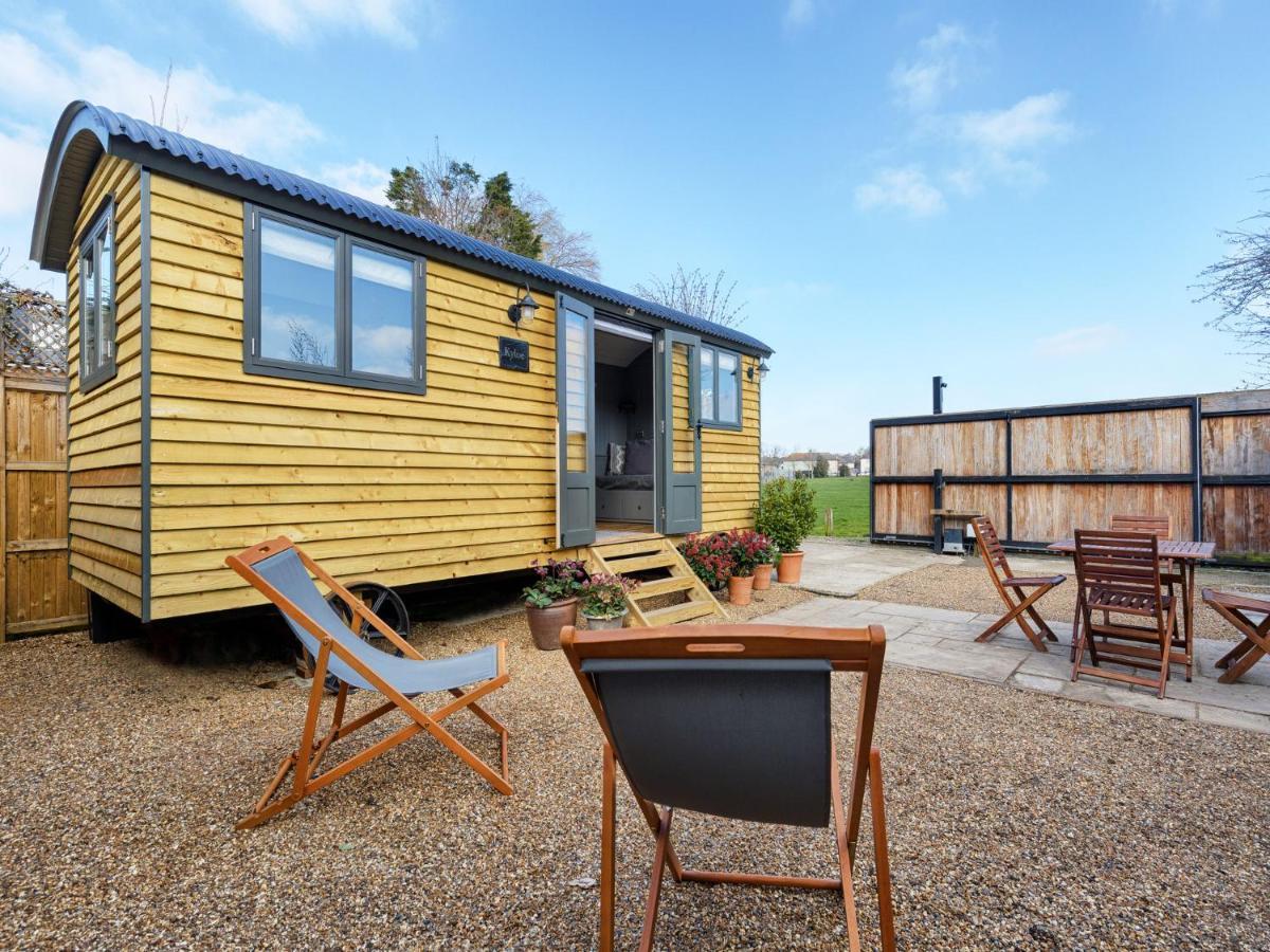 Pass The Keys Whitstable Shepherds Hut Minutes From The Harbour Villa Luaran gambar