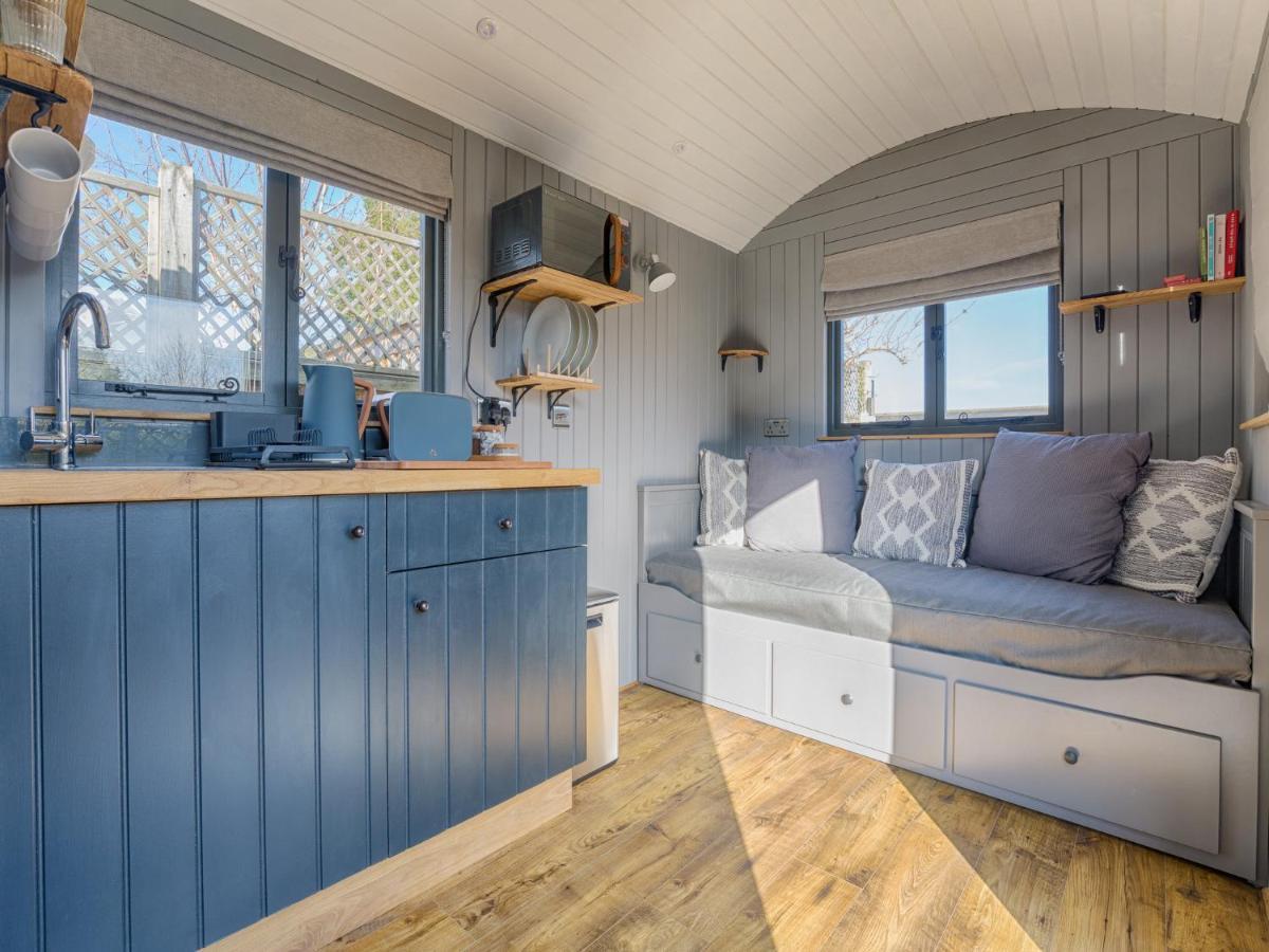 Pass The Keys Whitstable Shepherds Hut Minutes From The Harbour Villa Luaran gambar