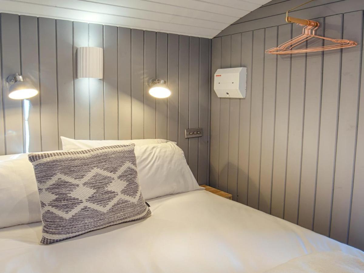 Pass The Keys Whitstable Shepherds Hut Minutes From The Harbour Villa Luaran gambar