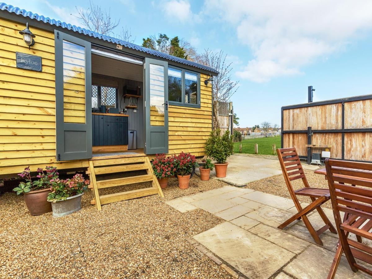 Pass The Keys Whitstable Shepherds Hut Minutes From The Harbour Villa Luaran gambar